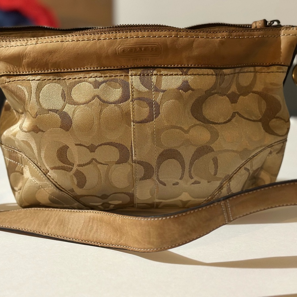 Coach Brown M0851-F10379 vintage Signature Shoulder Bag